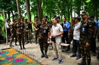 সেনা-মহড়া-পরিদর্শনে-প্রধানমন্ত্রী