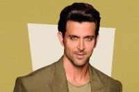 প্রাক্তন-স্ত্রীর-পাশে-দাঁড়ালেন-হৃতিক