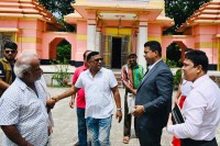 পূজার-প্রস্তুতি-দেখতে-মন্ডপ-পরিদর্শন-করেছেন-জেলা-প্রশাসক