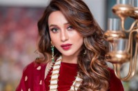তোমাকে-ছাড়া-একটা-দিনও-থাকতে-পারবো-না-:-মিমি