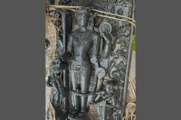 বগুড়ায়-৫-মণ-ওজনের-কষ্টিপাথরের-মূর্তি-উদ্ধার