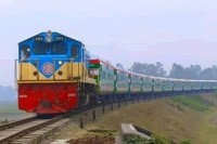 তিনঘণ্টা-পর-ভৈরব-স্টেশন-ছেড়ে-গেছে-কিশোরগঞ্জ-এক্সপ্