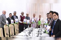 প্রধান-উপদেষ্টার-কাছে-কর-কাঠামো-পুনর্বিন্যাস-কমিটির-প্রতিবেদন