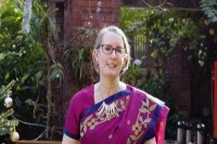 টাঙ্গাইলের-ঐতিহ্যবাহী-শাড়ি-পরে-ব্রিটিশ-হাইকমিশনারের-বড়দিন-উদযাপন