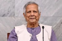 গণভোটে-অংশ-নিয়ে-‘হ্যাঁ-তে-সিল-দিন-:-প্রধান-উপদেষ্টা
