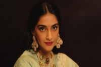 ফের-মা-হলেন-বলিউড-অভিনেত্রী-সোনম-কাপুর