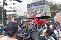 বাম-জোটের-যমুনা-ঘেরাও-কর্মসূচিতে-পুলিশের-লাঠিচার্জ,-আহত-১২