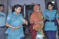 মায়ের-সঙ্গে-কারাগারে-যেতে-হলো-১১-দিনের-শিশুকে