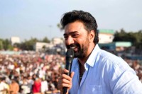রাজনীতি-নয়,-এবার-অভিনয়েই-মন-দিতে-চান-দেব