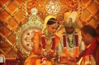 ঐশ্বরিয়ার-বিয়ের-শাড়ির-দাম-৯০-লাখ-টাকা