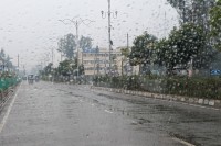 সারাদেশে-গুঁড়ি-গুঁড়ি-বৃষ্টির-আভাস