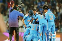 ৬৭৯-রানের-ম্যাচে-চ্যাম্পিয়ন-অস্ট্রেলিয়াকে-হারিয়ে-ফাইনালে-ভারত