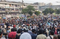 ঢাকা-কলেজের-সামনে-সড়ক-অবরোধ,-তীব্র-যানজট-নিউমার্কেট-এলাকায়