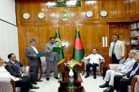 শপথ-নিলেন-চট্টগ্রাম-২-আসনে-নির্বাচিত-এমপি-সরোয়ার-আলমগীর