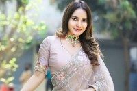 সিনেমার-জন্য-মাকে-নিয়ে-পালিয়েছিলাম-:-ফারিন-খান