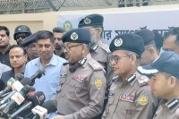 আমার-অফিসারদের-সঙ্গে-খারাপ-আচরণ-করবেন-না-:-ডিএমপি-কমিশনার