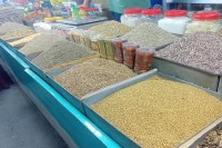 ঈদ-ঘিরে-মসলার-দামে-ঝাঁজ