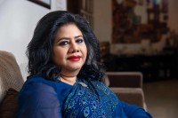 শিল্পকলায়-প্রথম-একক-মঞ্চে-রুনা-লায়লা