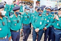 পুলিশের-জন্য-কয়েকশ-কোটি-টাকায়-৪০-হাজার-বডি-ক্যামেরা-আনা-হবে