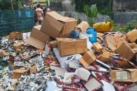 বাগেরহাটে-ভেজাল-প্রসাধনী-তৈরির-কারখানা-সিলগালা