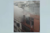মোহাম্মদপুরে-৬-তলা-ভবনে-আগুন