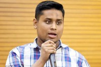 শিক্ষকদের-কল-করলেন-হাসনাত-আবদুল্লাহ,-লং-মার্চ-না-করার-আহ্বান