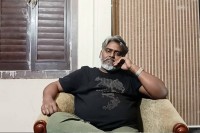 শাকিবের-প্রিন্সে-মির্জাপুরের-দিব্যেন্দু,-লুক-নিয়ে-তোলপাড়