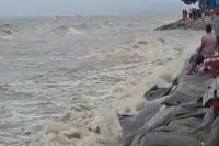 লঘুচাপের-প্রভাবে-উত্তাল-কুয়াকাটা-সংলগ্ন-বঙ্গোপসাগর