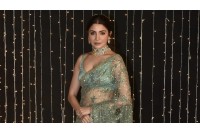 হঠাৎ-আলোচনায়-আনুশকা-শর্মা