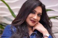 কিছু-রাত-নিঃশব্দেই-বদলে-দেয়-সবকিছু-:-ঋতুপর্ণা