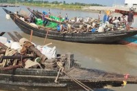 বাগেরহাটে-শুঁটকি-মৌসুমের-শুরুতে-হাজারো-জেলের-প্রস্তুতি