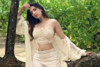 ‘নিজের-মতো-করে-খুশি-থাকো’
