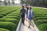 জুলাই-গণ-অভ্যুত্থান-স্মৃতি-জাদুঘর-পরিদর্শন-করলেন-প্রধান-উপদেষ্টা