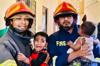 চট্টগ্রামে-ঘরে-আটকা-দুই-শিশুকে-উদ্ধার-করল-ফায়ার-সার্ভিস