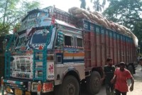 হিলি-বন্দর-দিয়ে-আবার-ঢুকছে-ভারতের-পেঁয়াজ