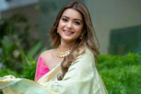 গিফট-নিয়ে-হয়ে-গেলাম-প্রতারক-:-তানজিন-তিশা