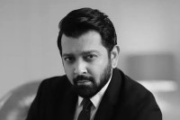 যেভাবে-সময়-কাটছে-তাহসানের