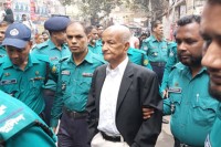 অস্ত্র-মামলায়-গ্রেপ্তার-কামাল-আহমেদ-মজুমদার