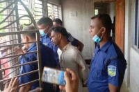 মা-বাবাকে-হত্যার-পর-ঘরে-লাশ-পুঁতে-রাখার-অভিযোগ,-ছেলে-গ্রেপ্তার