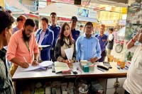ফরিদপুরে-মেয়াদোত্তীর্ণ-ওষুধ-বিক্রি,-৬-ফার্মেসিকে-জরিমানা