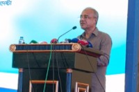 নির্বাচনে-কোনো-বিশেষ-দলের-হয়ে-কাজ-না-করতে-আইনশৃঙ্খলা-বাহিনীর-প্রতি-স্বরাষ্ট্র-উপদেষ্টার-আহ্বান