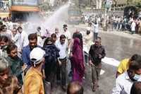 কেন্দ্রীয়-ব্যাংকের-সামনে-একীভূত-ব্যাংকের-আমানতকারীদের-অবস্থান