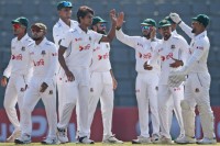 শেষ-বিকেলে-স্পিনারদের-দাপটে-স্বস্তি-ফিরল-টাইগার-শিবিরে