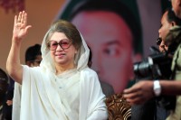সাধারণ-জীবনের-গণ্ডি-পেরিয়ে-রাজনীতিতে