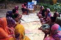 নওগাঁয়-উঠান-বৈঠক,-মাচায়-ছাগল-পালন-পদ্ধতি-পরিদর্শন