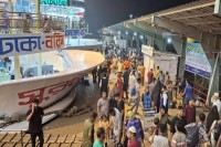 ঈদযাত্রা-শুরু,-সদরঘাটে-বাড়ছে-ঘরমুখো-যাত্রীদের-ভিড়