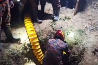 রাউজানে-নলকূপের-গর্তে-পড়া-সেই-শিশুকে-মৃত-ঘোষণা