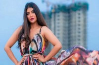 বিজেপি-ছেড়ে-তূণমূলে-যোগ-দিলেন-অভিনেত্রী-পার্নো-মিত্র