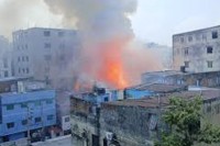 মিরপুরে-গার্মেন্টস-ও-কেমিক্যাল-গোডাউনে-আগুন,-নিয়ন্ত্রণে-৭-ইউনিট