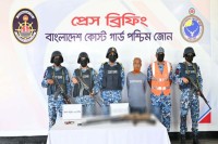 সুন্দরবনের-দস্যু-বাহিনী-প্রধান-মেজ-জাহাঙ্গীর-অস্ত্র-ও-গুলিসহ-আটক